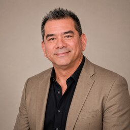 Jomi Deveras, Senior Advisor